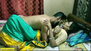 Unsatisfied bhabhi fucked in doggy style Video